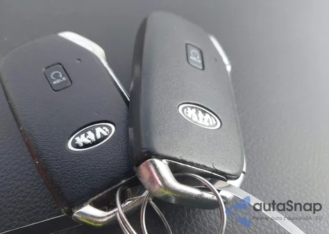 2021 Kia K5 Lxs z USA, uszkodzony, nr VIN 5XXG14J24MG010554